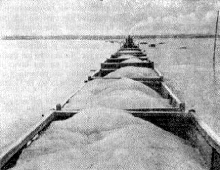 A través de la capa salina del lago Baskunchak