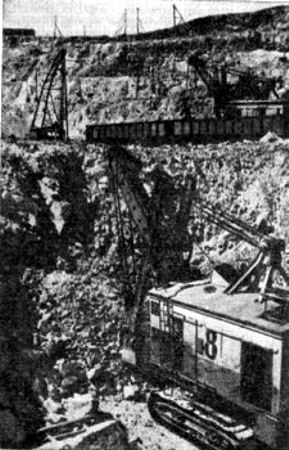 Extracción de mineral por medio de excavadoras