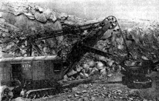Extracción de minerales fosfóricos en el combinado químico-minero de Kara-Tau (RSS de Kazajia)