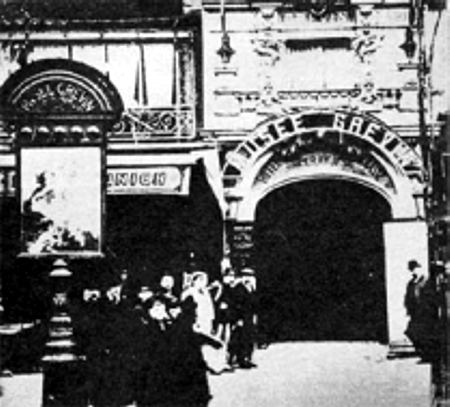 Reynaud montó en París, en el Museo Grevin; 01-05.jpg