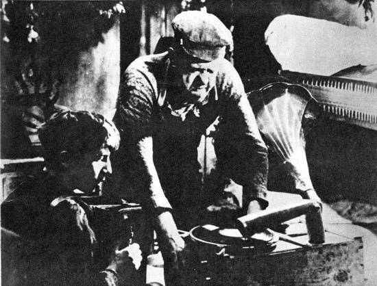 Jean Vigo; 12-01.jpg