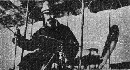El aviador ruso Boris Rossinki